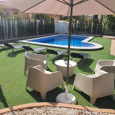 Espaciosa En Villa