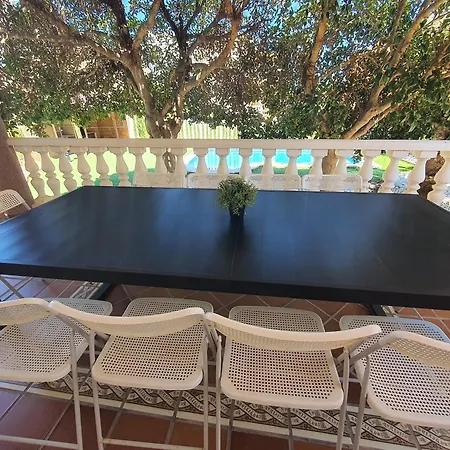 Espaciosa En Villa *